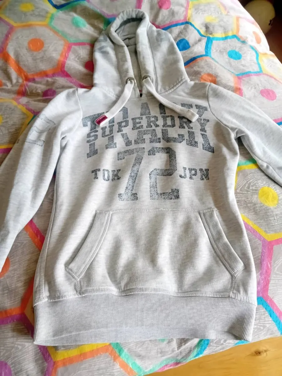 Ladies superdry hoody size x small - Image 1