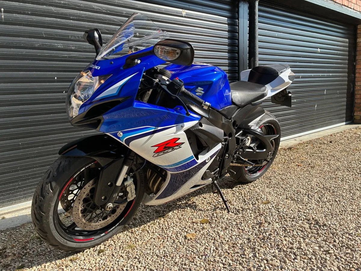 2016 gsxr 600 - Image 2