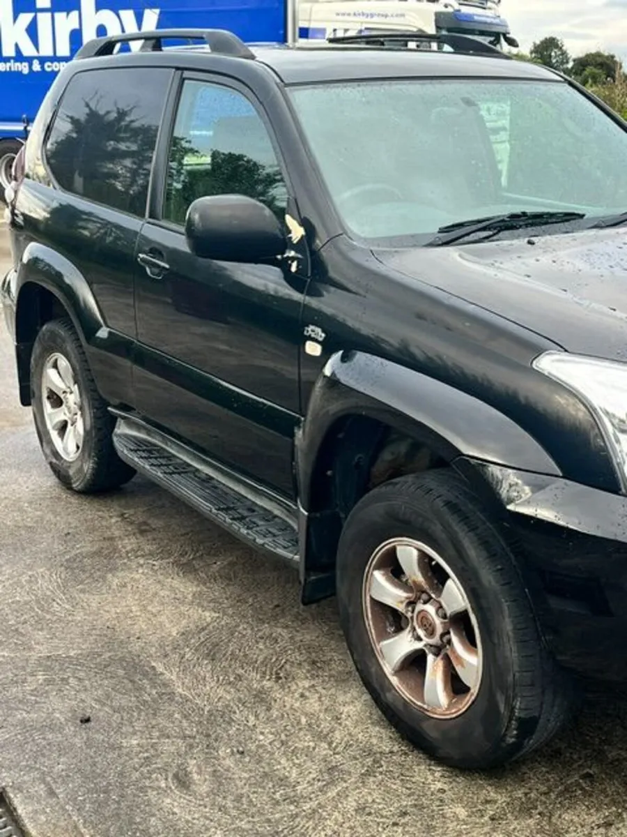 Toyota Land Cruiser 2005 - Image 3