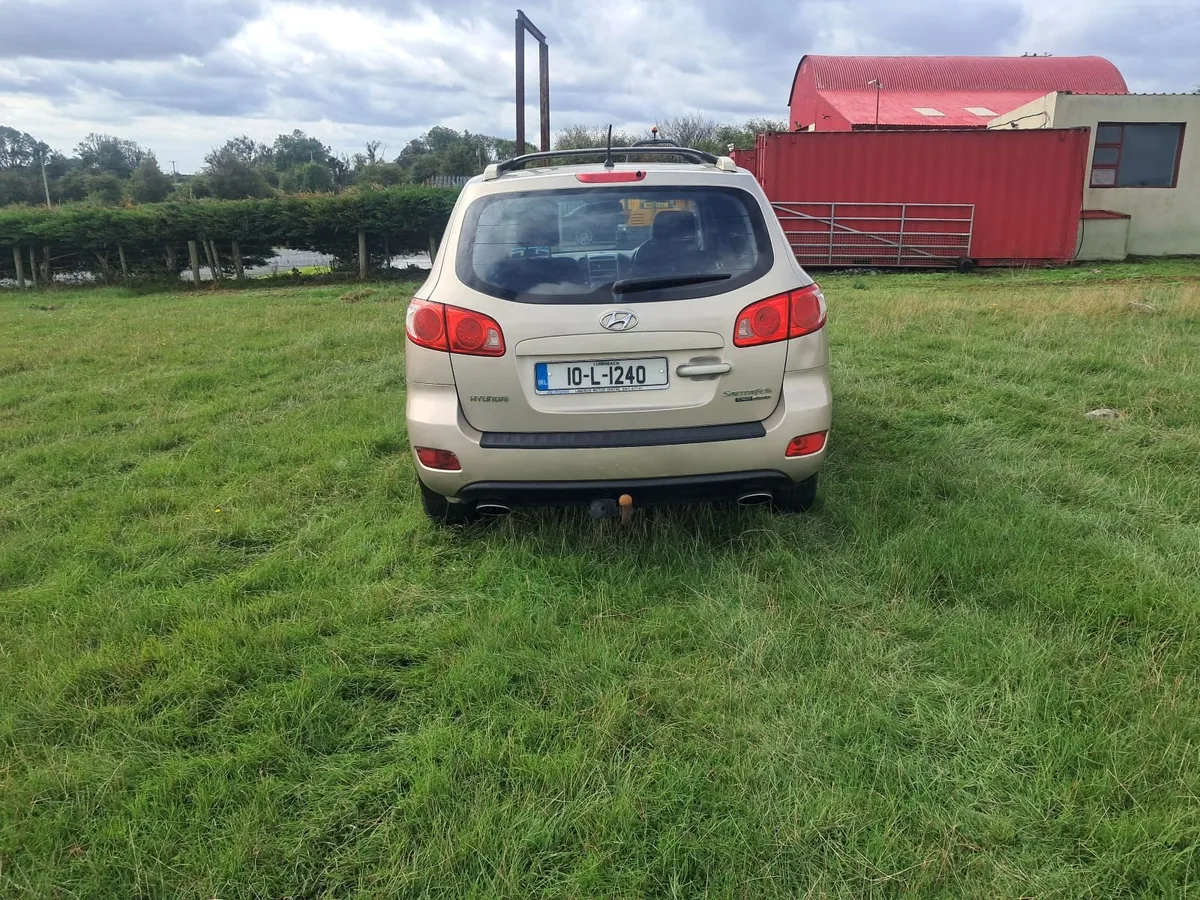 Hyundai Santa Fe 2010 - Image 4