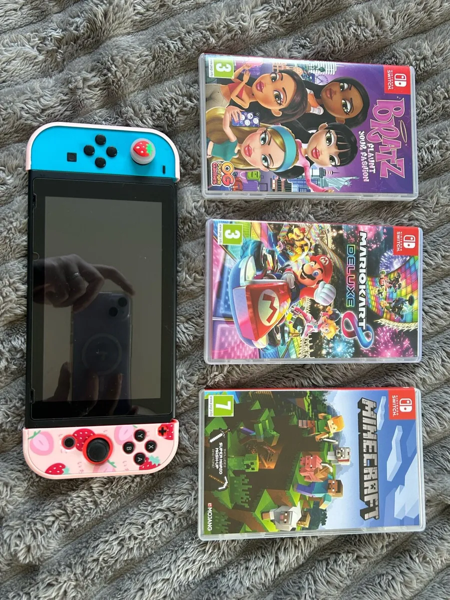 Nintendo Switch - Image 1