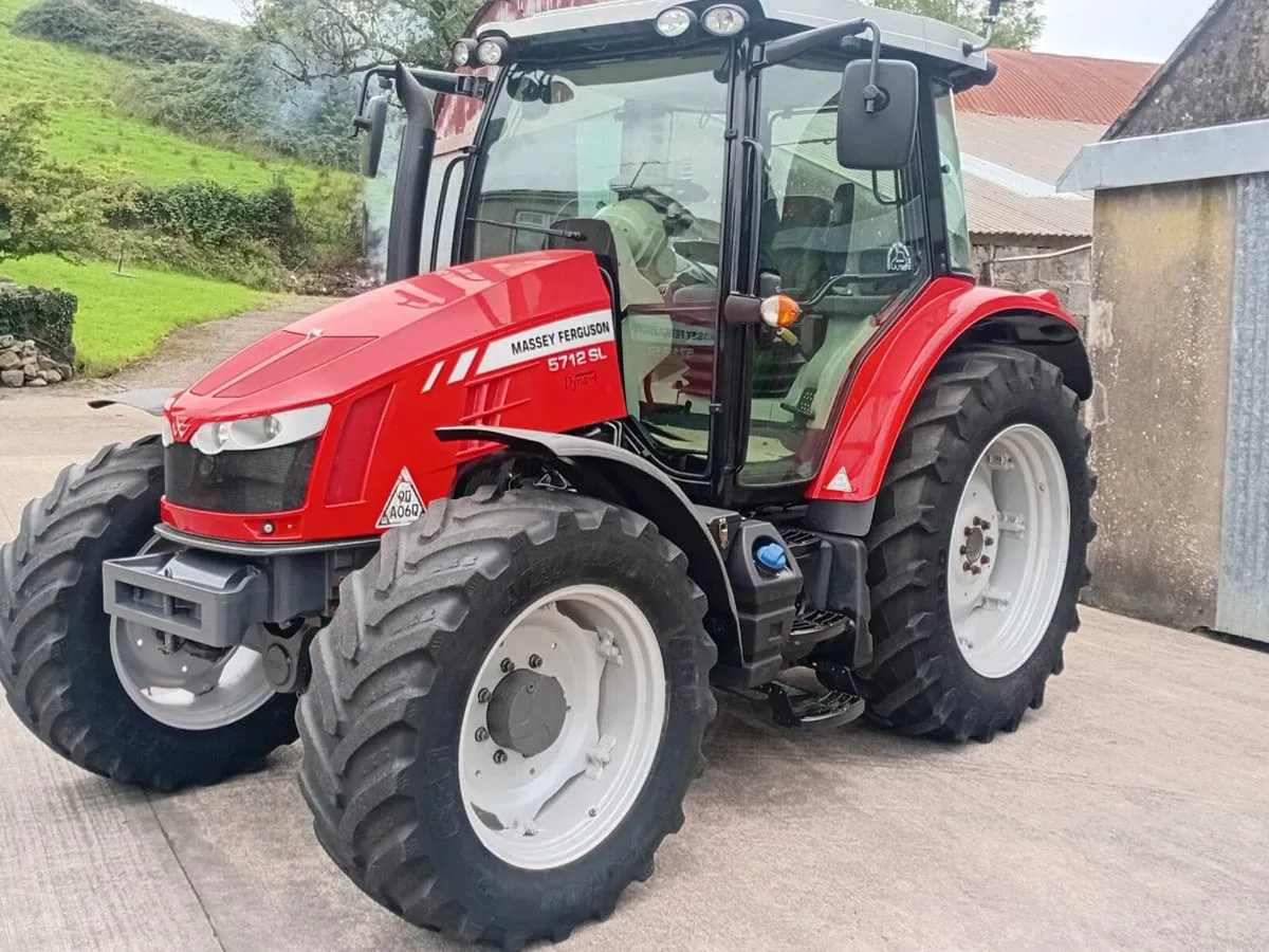 Massey Ferguson 5712 SL - Image 2