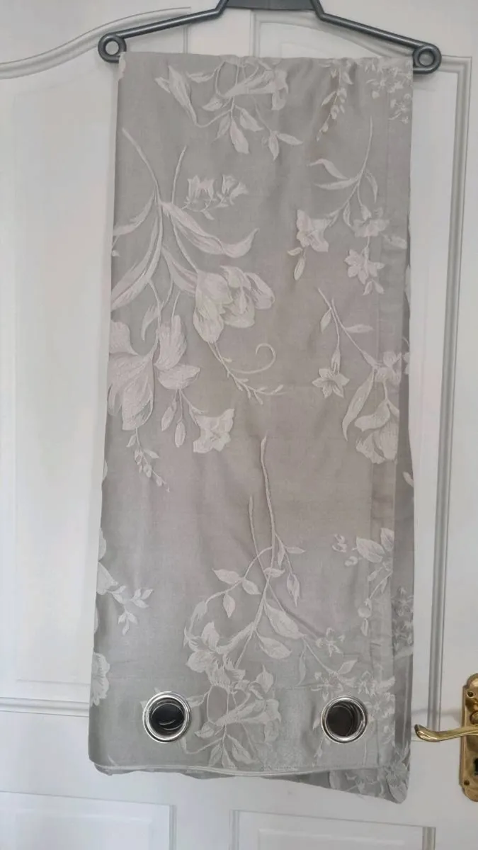 Curtains - Image 1