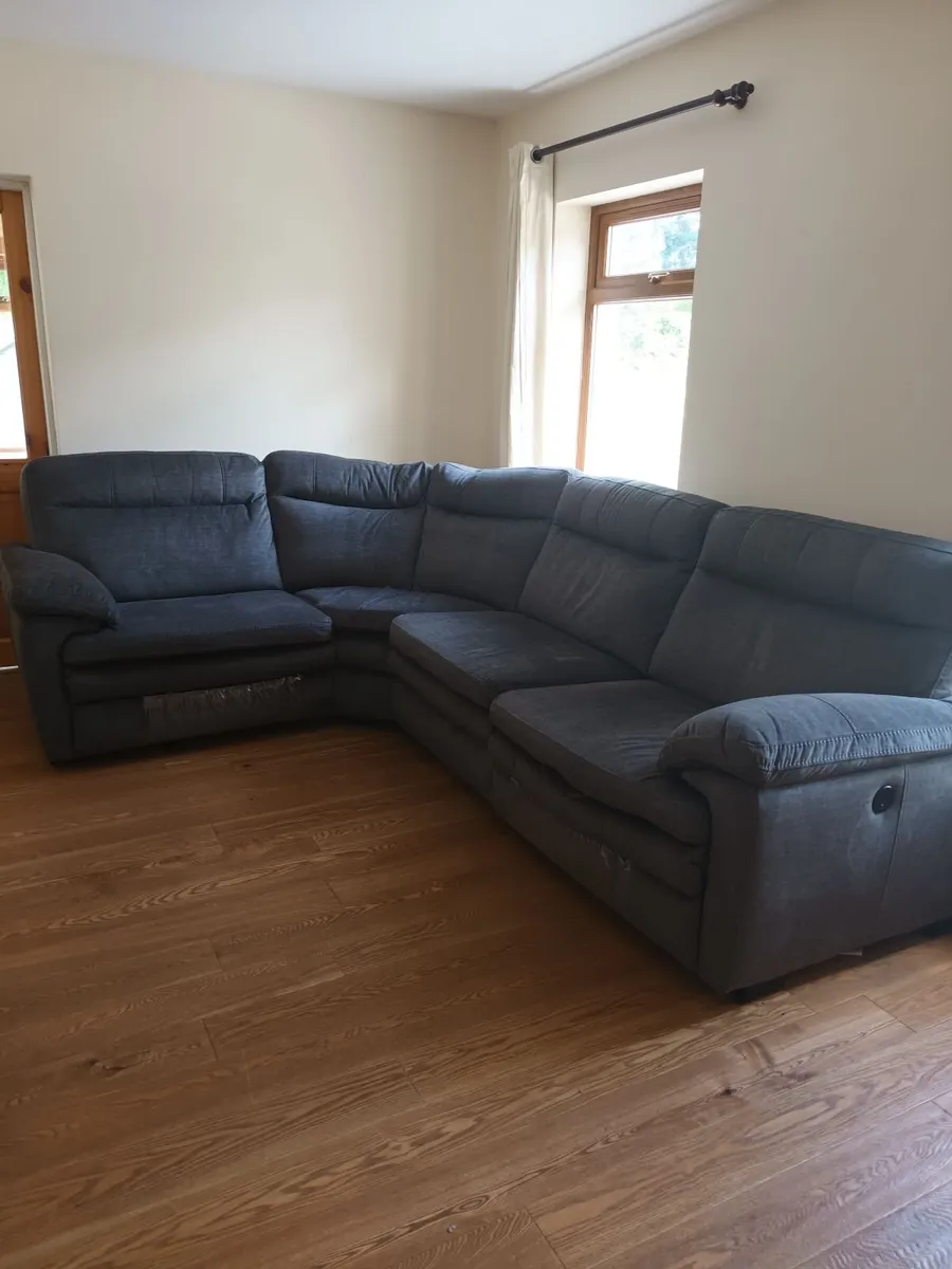 Couch - Image 2