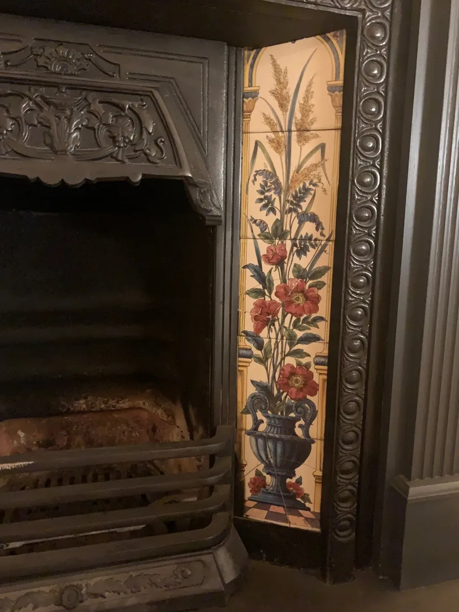 Cast Iron Fireplace Insert and Mantlepiece - Image 3
