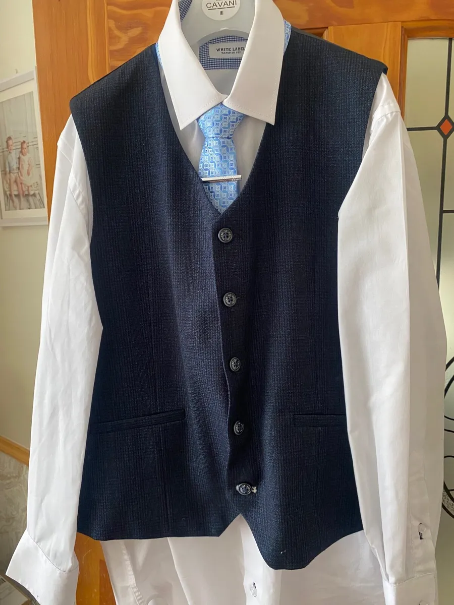Boys Communion suit and shoes - Image 2