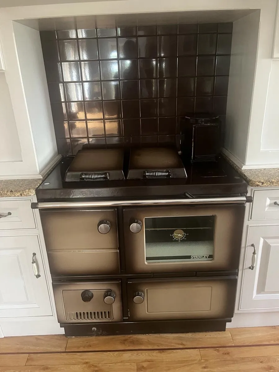 Stanley Cooker + Granite / Timber Surround - Image 3