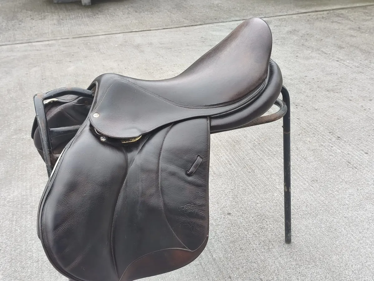 Voltaire jumping saddle - Image 3