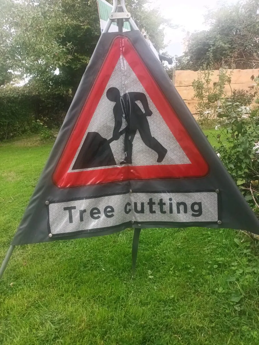 Fold up Roadworks ahead tree cutting sign - Image 2