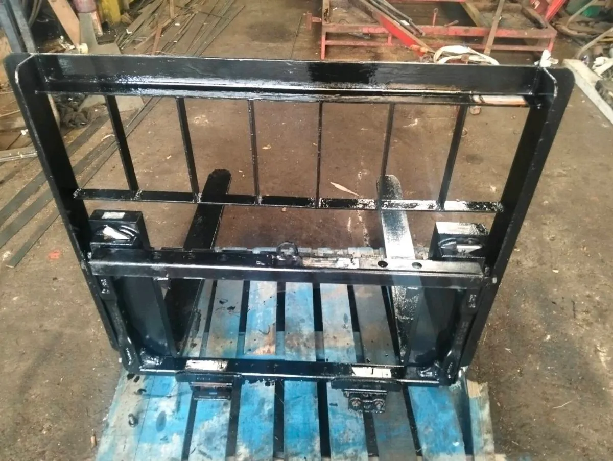 Pair of pallet forks - Image 2