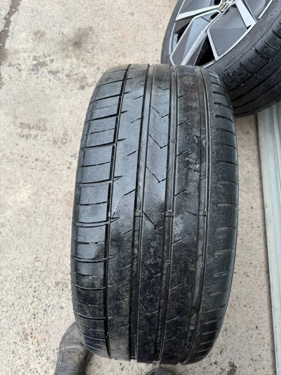 2018 on Vw Touareg 21 “ alloy wheels - Image 3