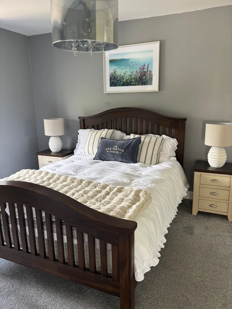 Bed & lockers with mattress