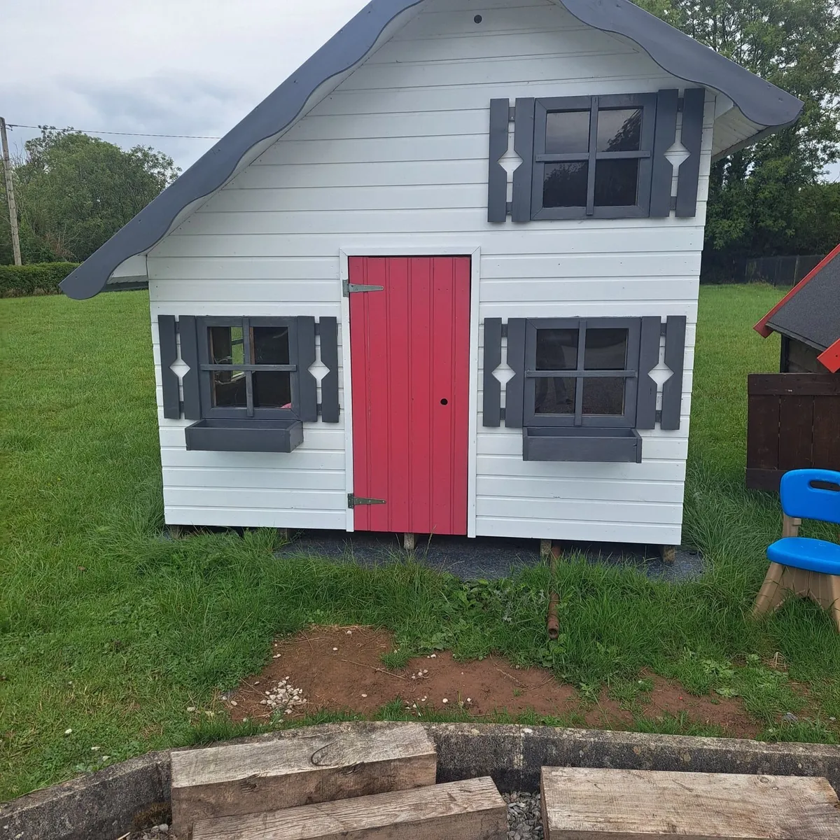A playhouse - Image 1