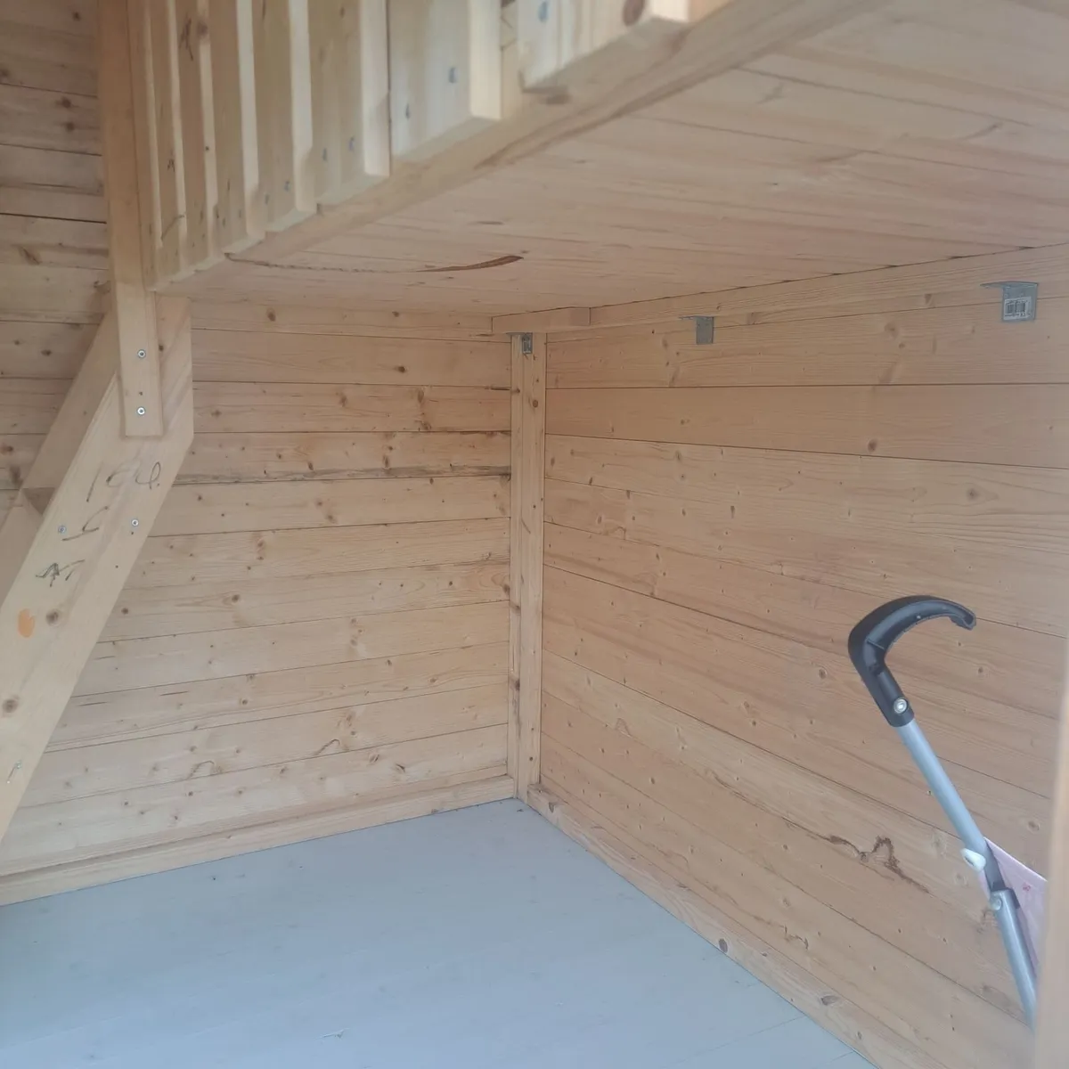 A playhouse - Image 3