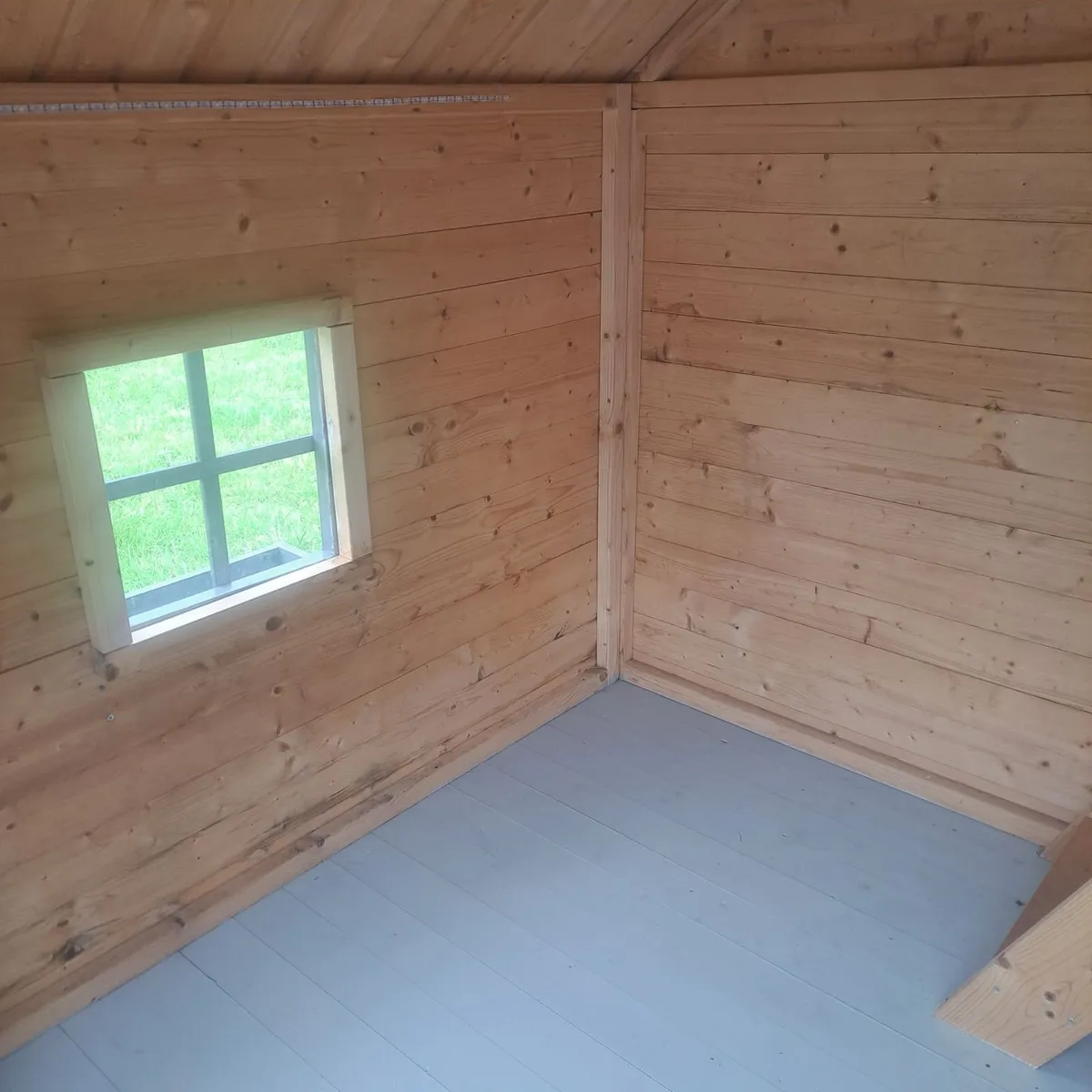 A playhouse - Image 4