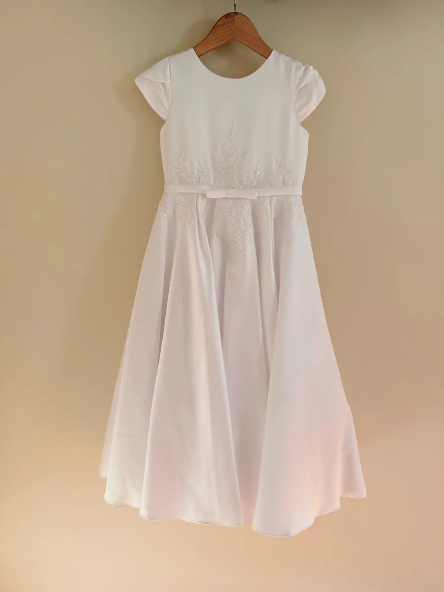 Girls communion dress Age 7 years - Image 1