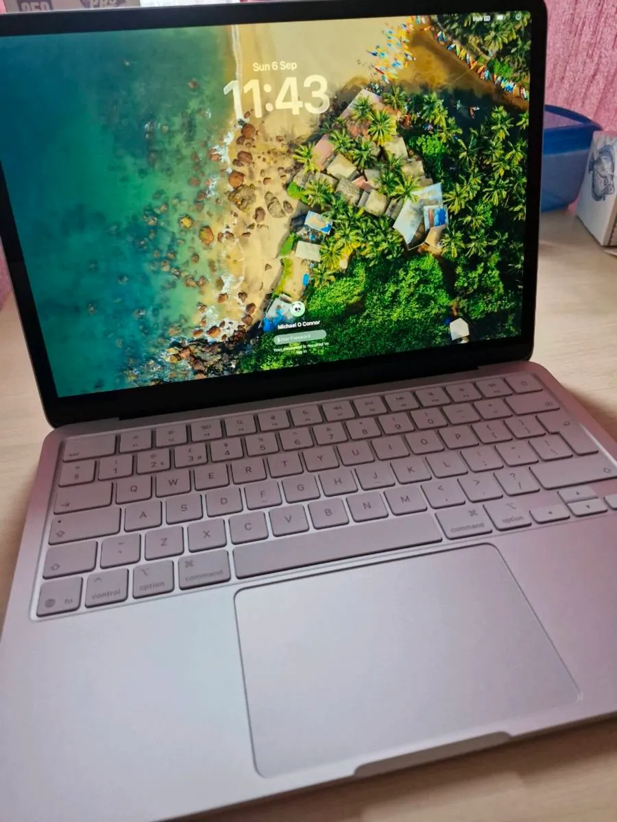 Macbook Neo - Image 1