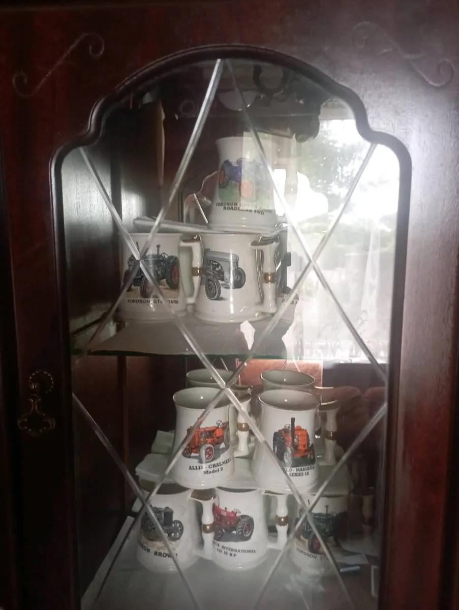 VINTAGE TRACTORS.9 GOLD RIMMED CERAMIC COFFEE MUGS - Image 1