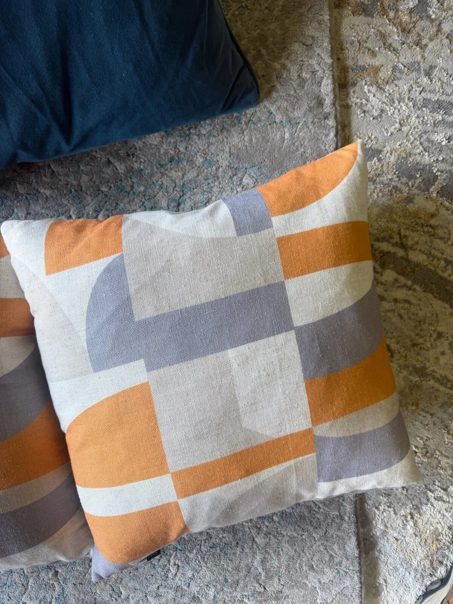 5X Luxury Hotel Collection Cushions (NEW) - Image 2
