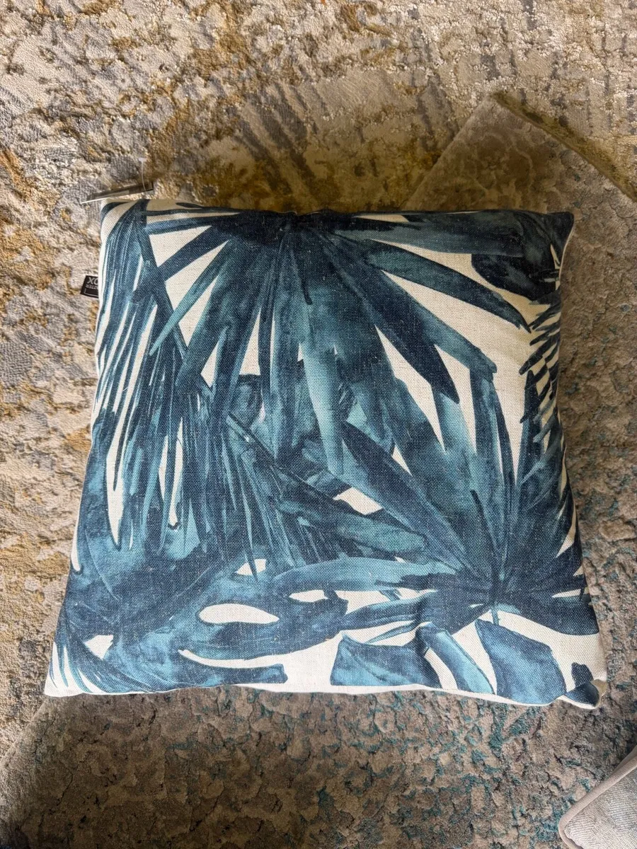 5X Luxury Hotel Collection Cushions (NEW) - Image 4