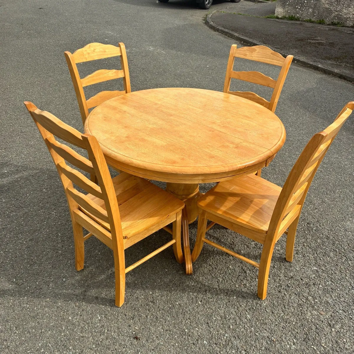 Extending Solid Pine Table and Chairs - Image 1