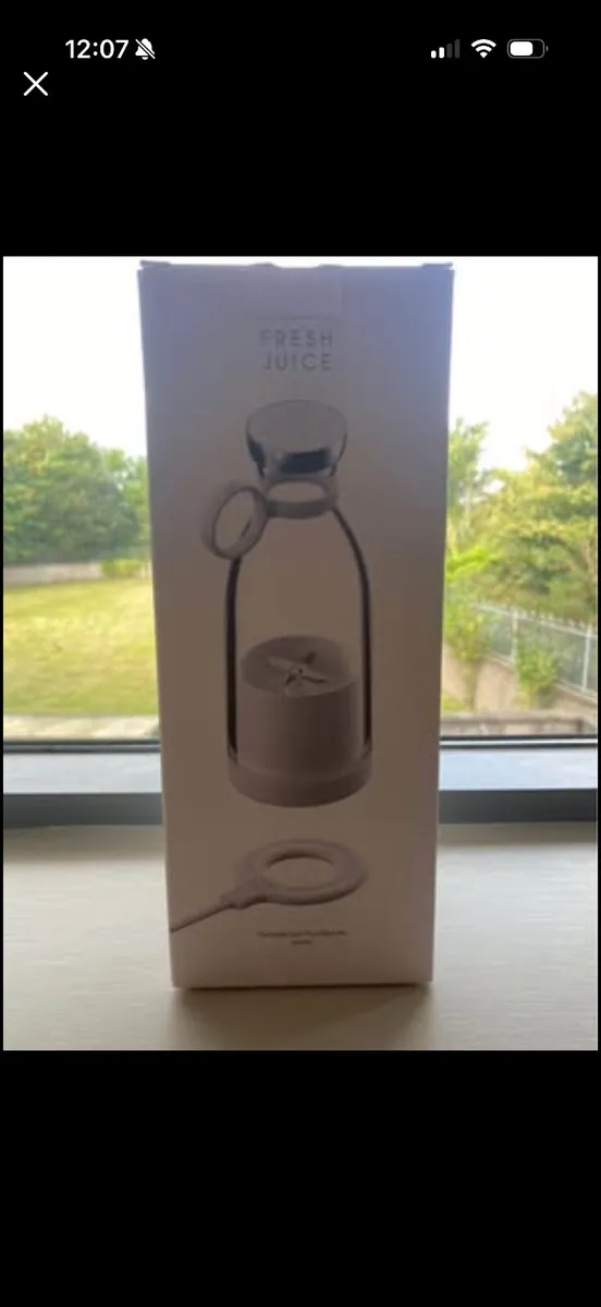 White Portable Blender - Image 1