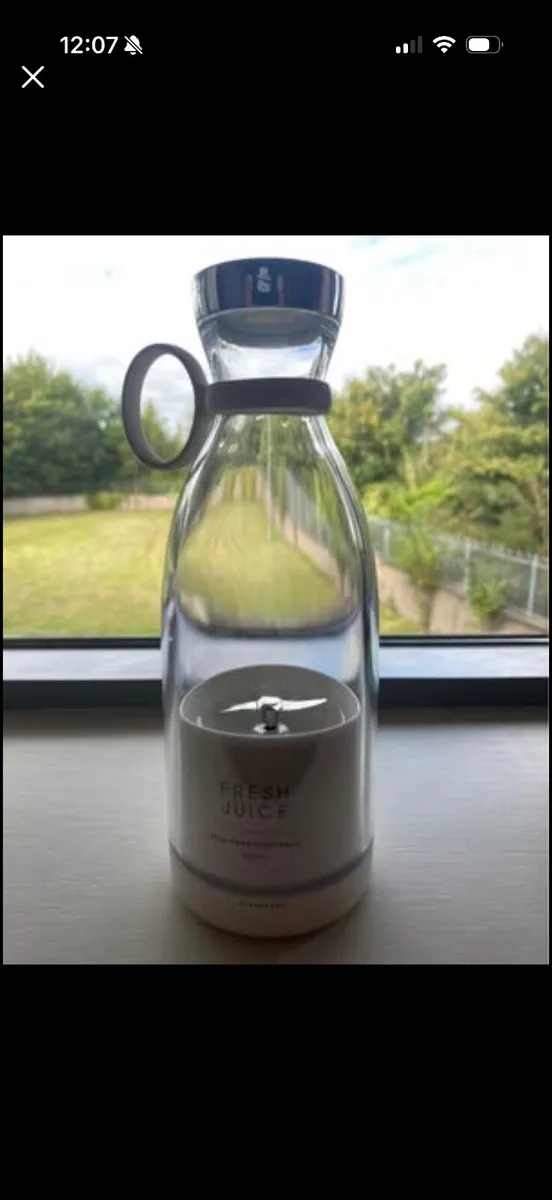 White Portable Blender - Image 2