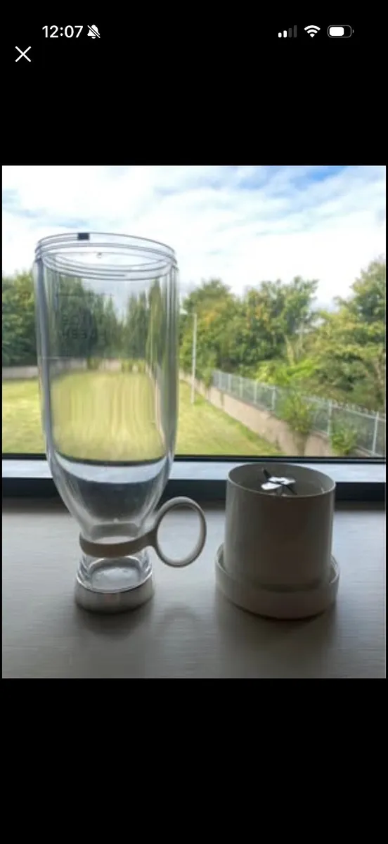 White Portable Blender - Image 3