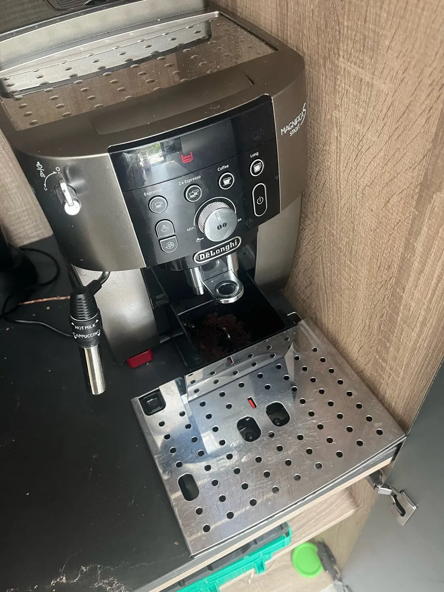 De longhi coffee machine Magnifica S ECAM250.33.TB - Image 2