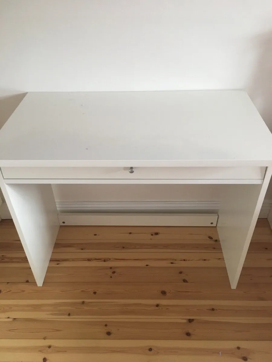 Study desk - Image 2