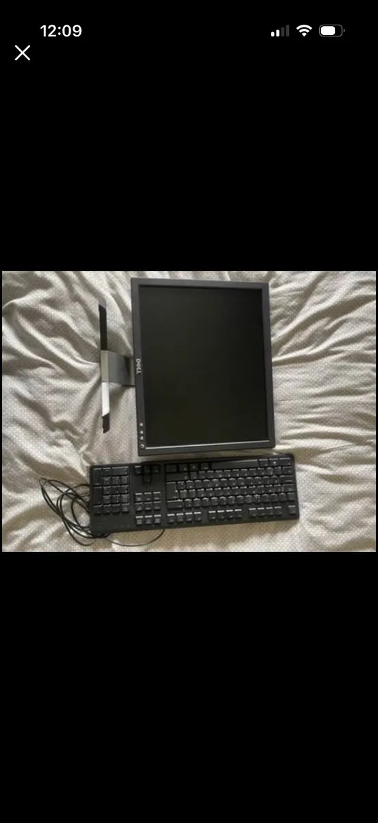 DELL 19 inch monitor + DELL KEYBOARD - Image 1