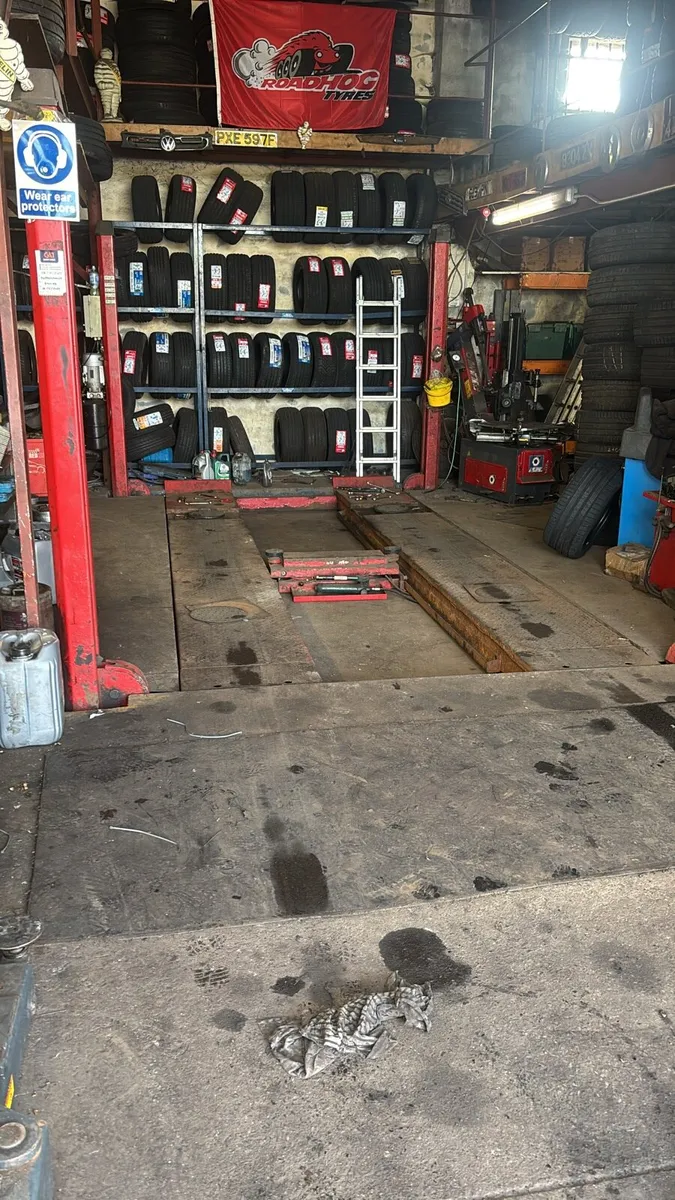 4 ton car/ an lift - Image 1