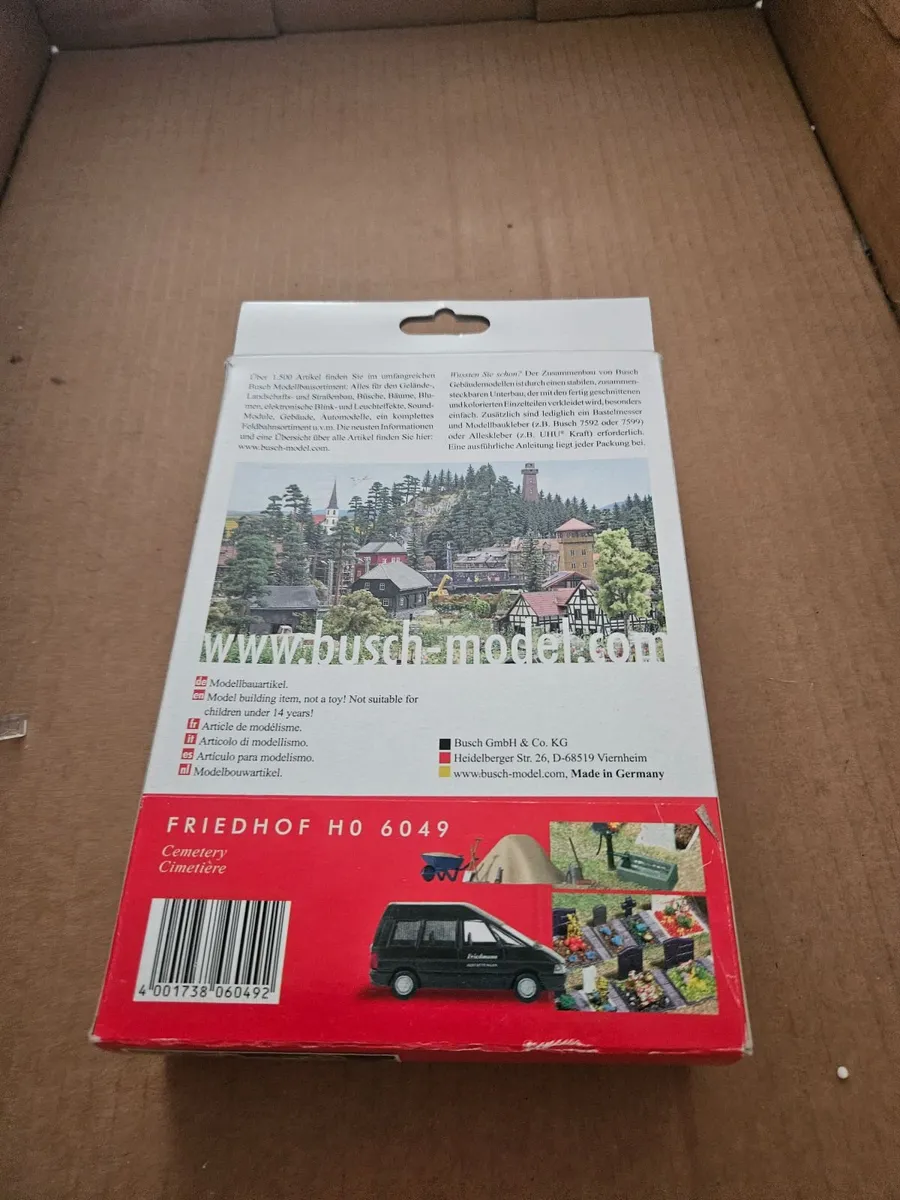 Hornby Busch Graveyard - Image 2