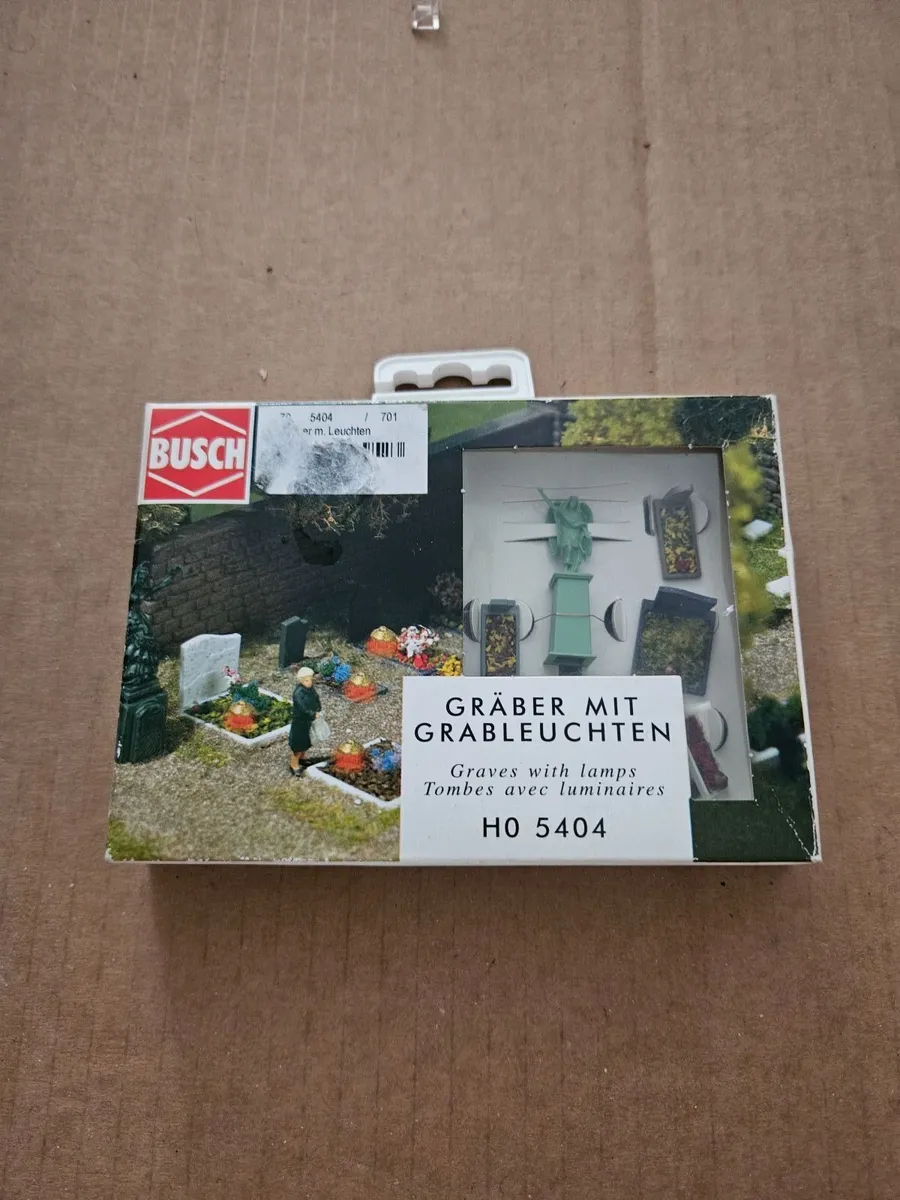 Hornby Busch Graveyard - Image 1