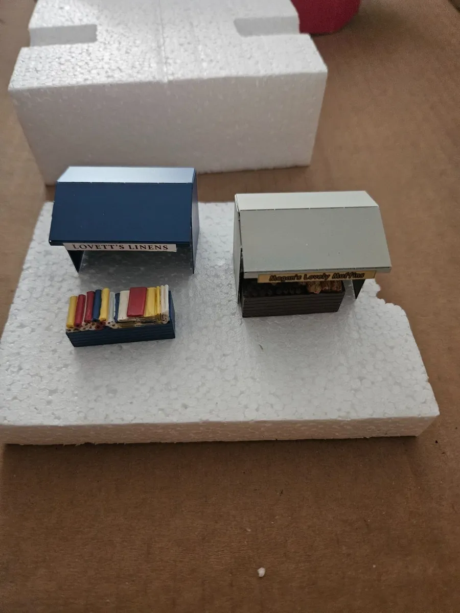 Hornby Bachmann OO Gauge Market Stalls - Image 2