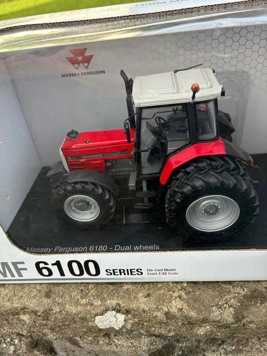 Universal hobbies Massey Ferguson 6180 1:32 1/32 - Image 2