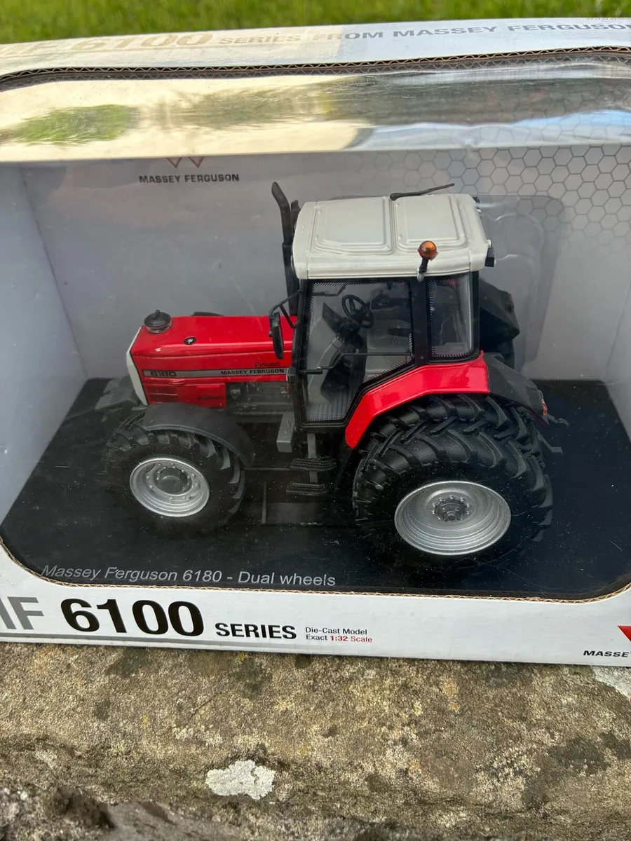 Universal hobbies Massey Ferguson 6180 1:32 1/32 - Image 3