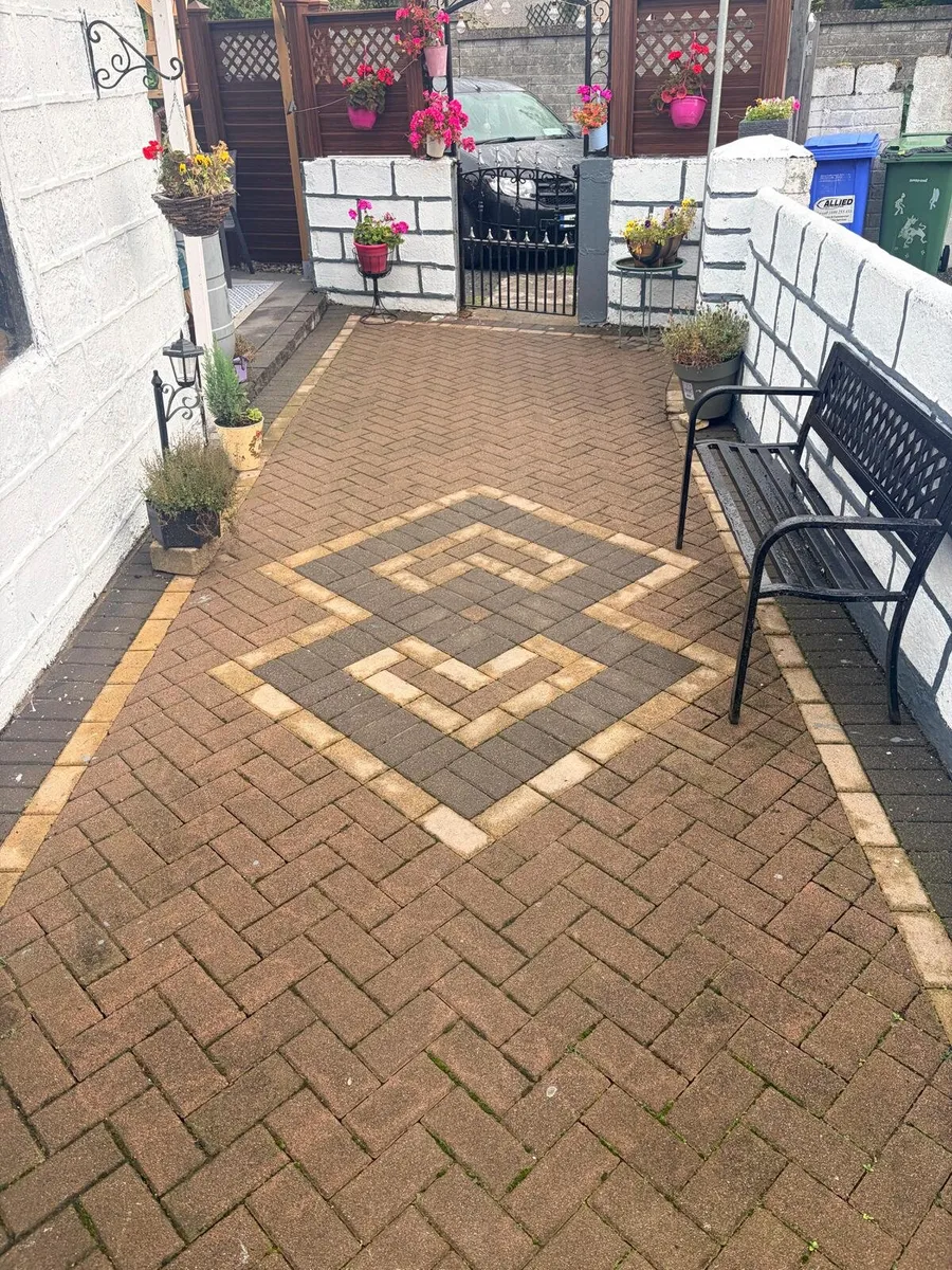 Second hand brick  paving - Image 1