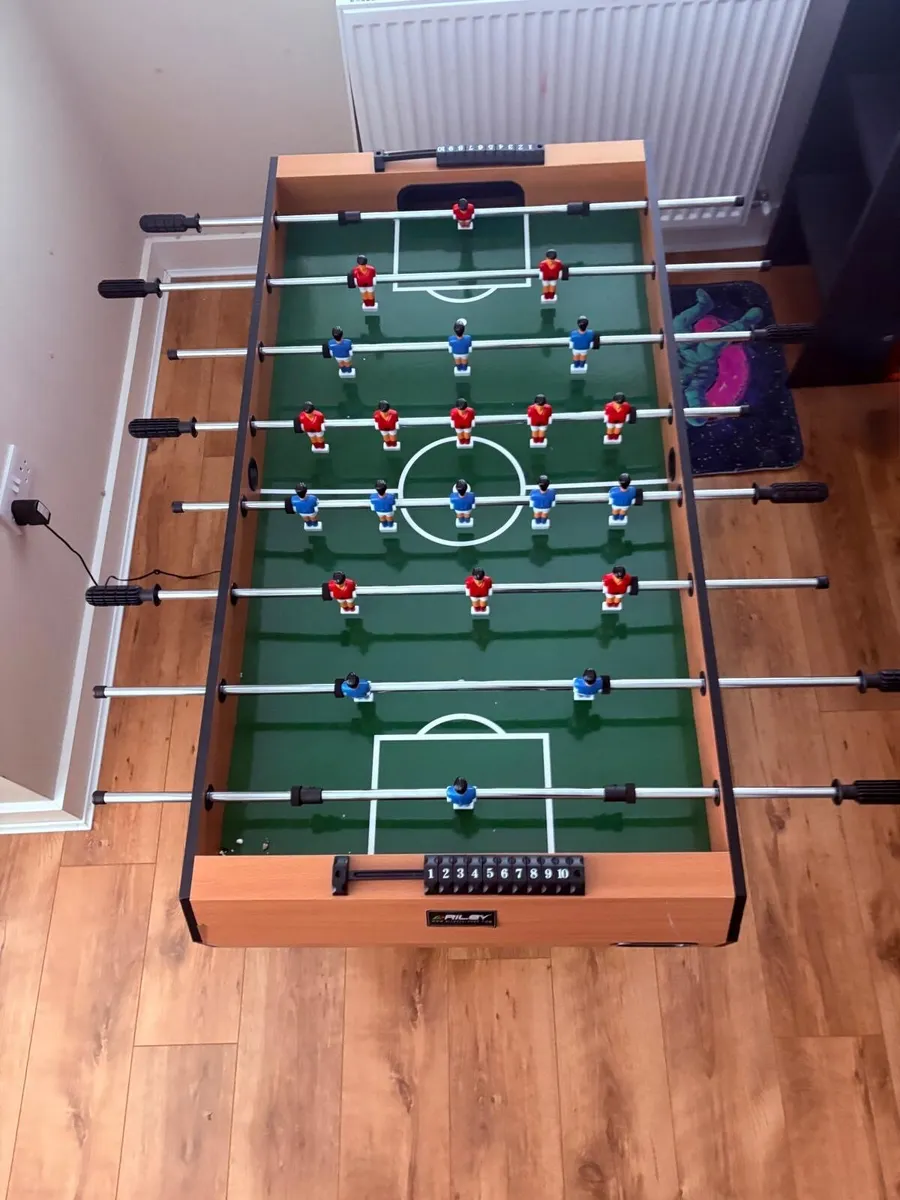 Fold down games table - Image 4