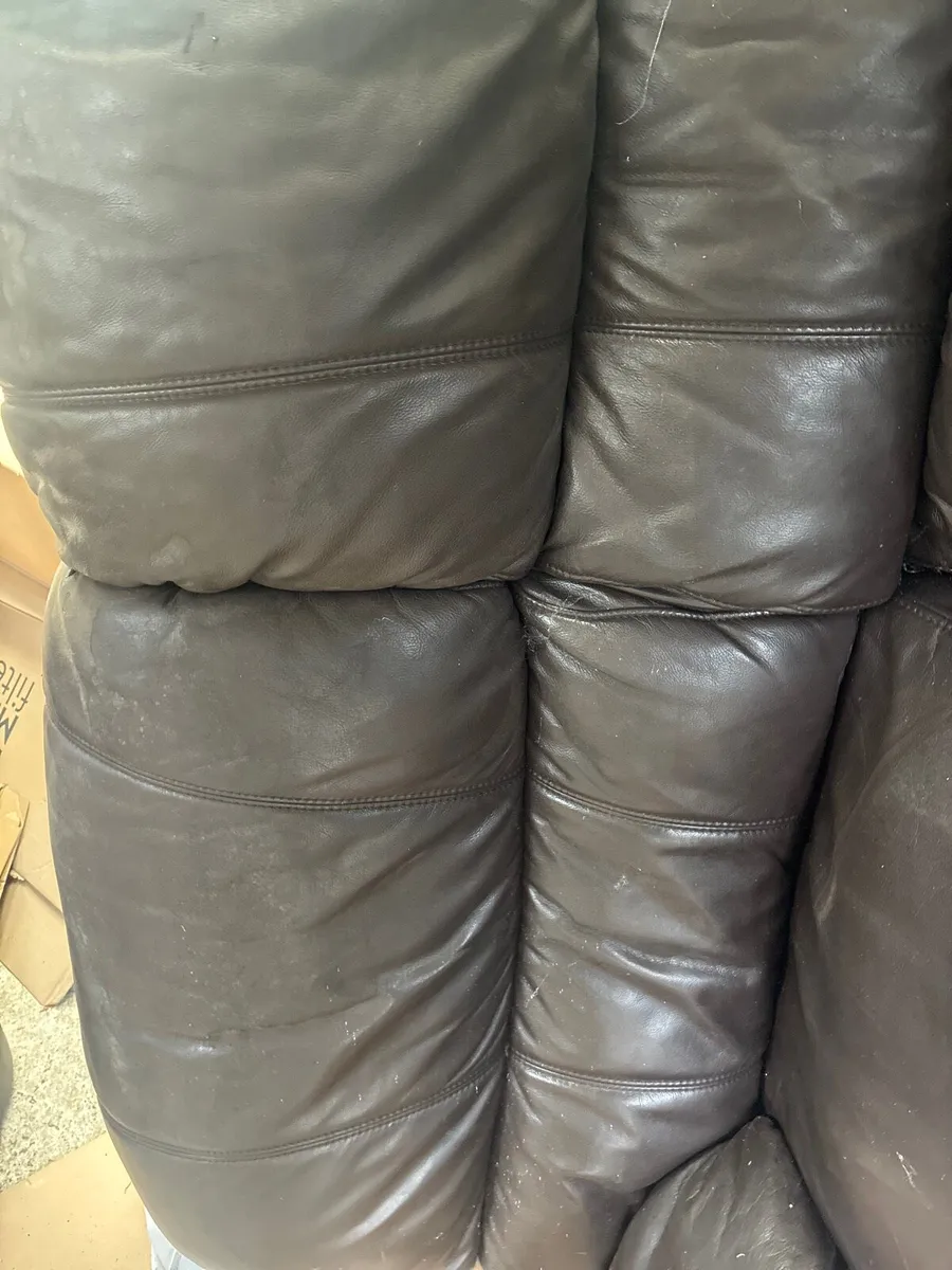 3 seat leather recliner - Image 3