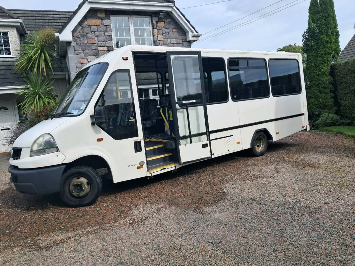 Bus - Image 3