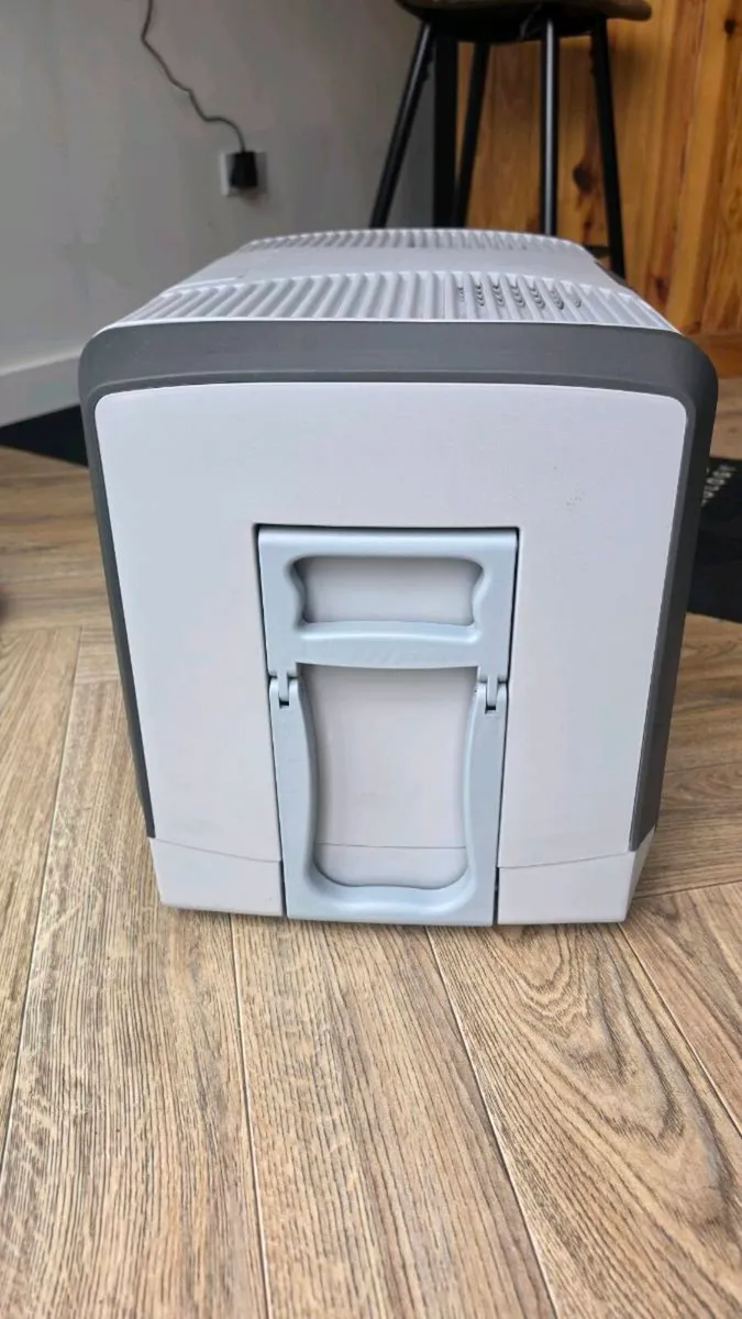 Halfords Electric coolbox - Image 3