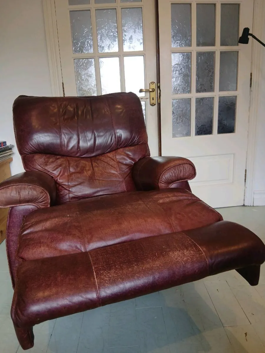 Genuine Lazyboy Recliner - Image 2