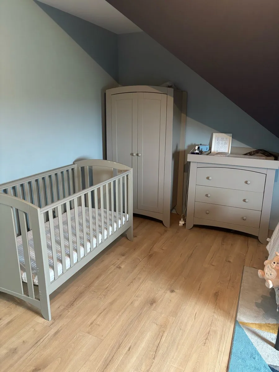 Mamas and papas cot/cotbed, wardrobe ,Drawers - Image 1