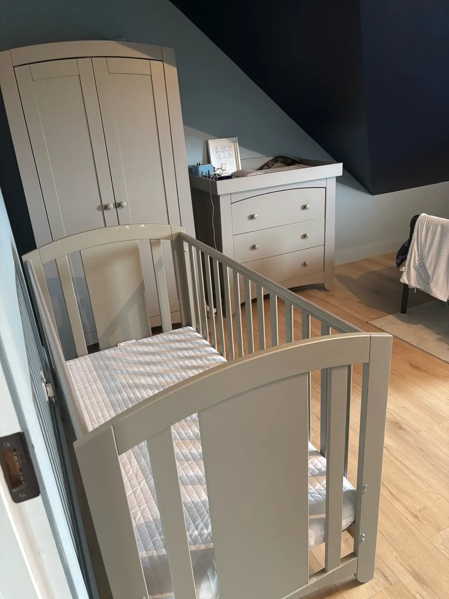 Mamas and papas cot/cotbed, wardrobe ,Drawers - Image 3