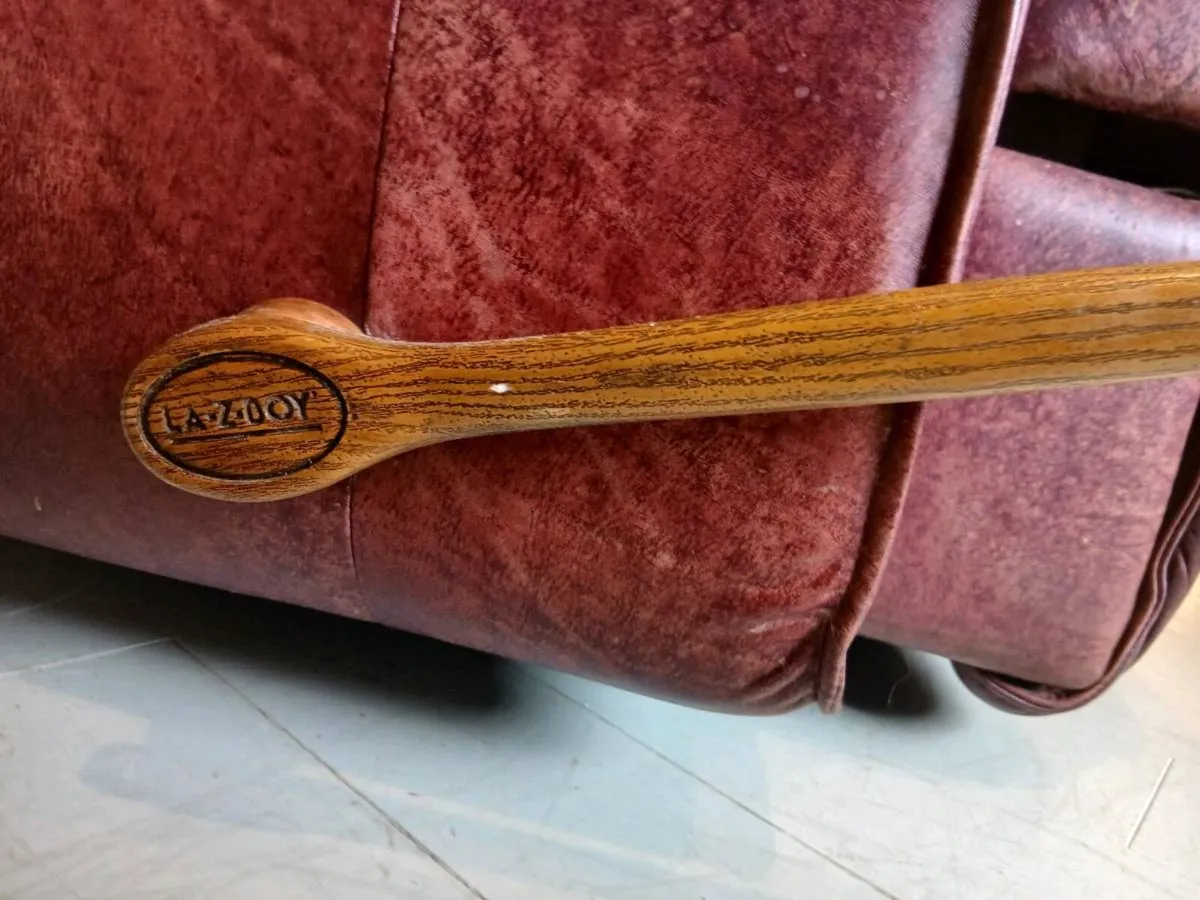 Genuine Lazyboy Recliner - Image 4