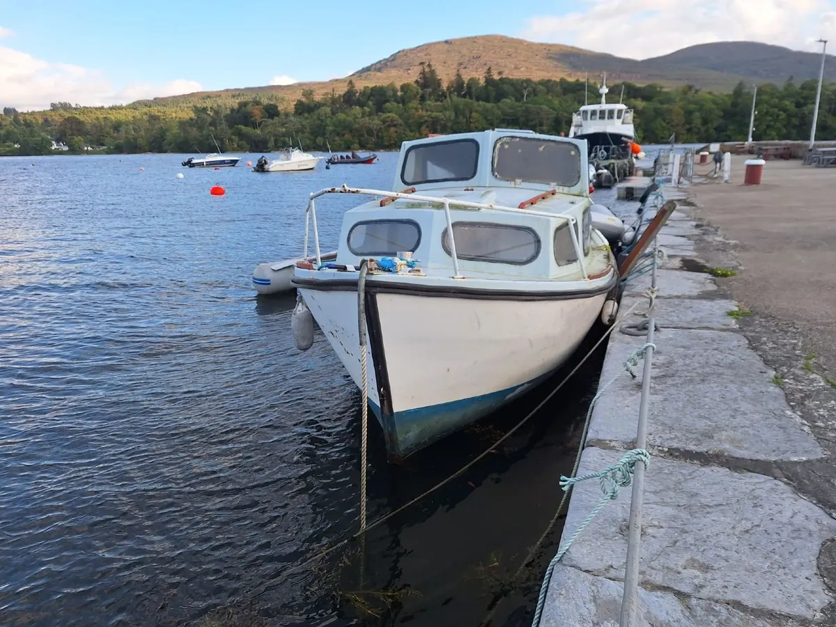 21 Seafarer Boat - Image 2