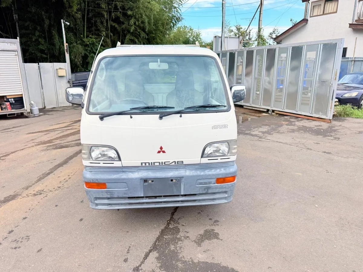 Mitsubishi minicab VX special edition - Image 2