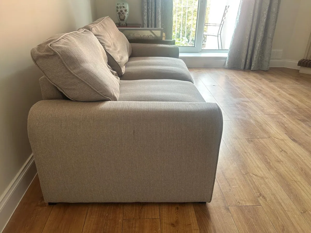 🛋️ TWO COUCHES – FREE TO A GOOD HOME 🛋️ - Image 3