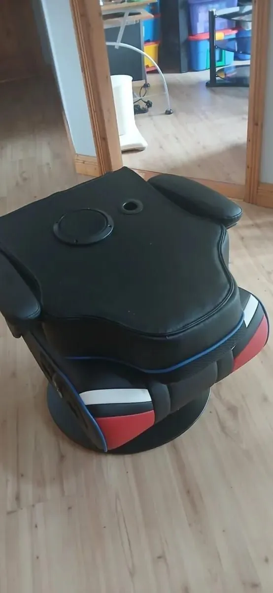 Gaming Chair - Image 1